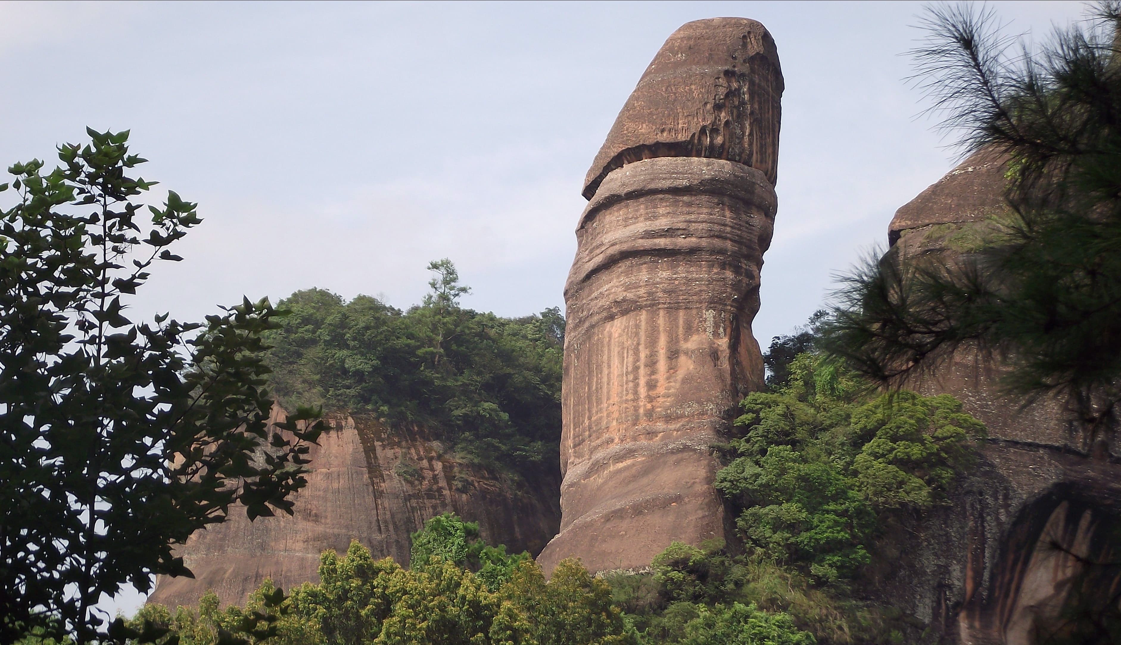 2-Day Private Danxia Mountain & Nanhua Temple Tour From Shenzhen by Bullet Train