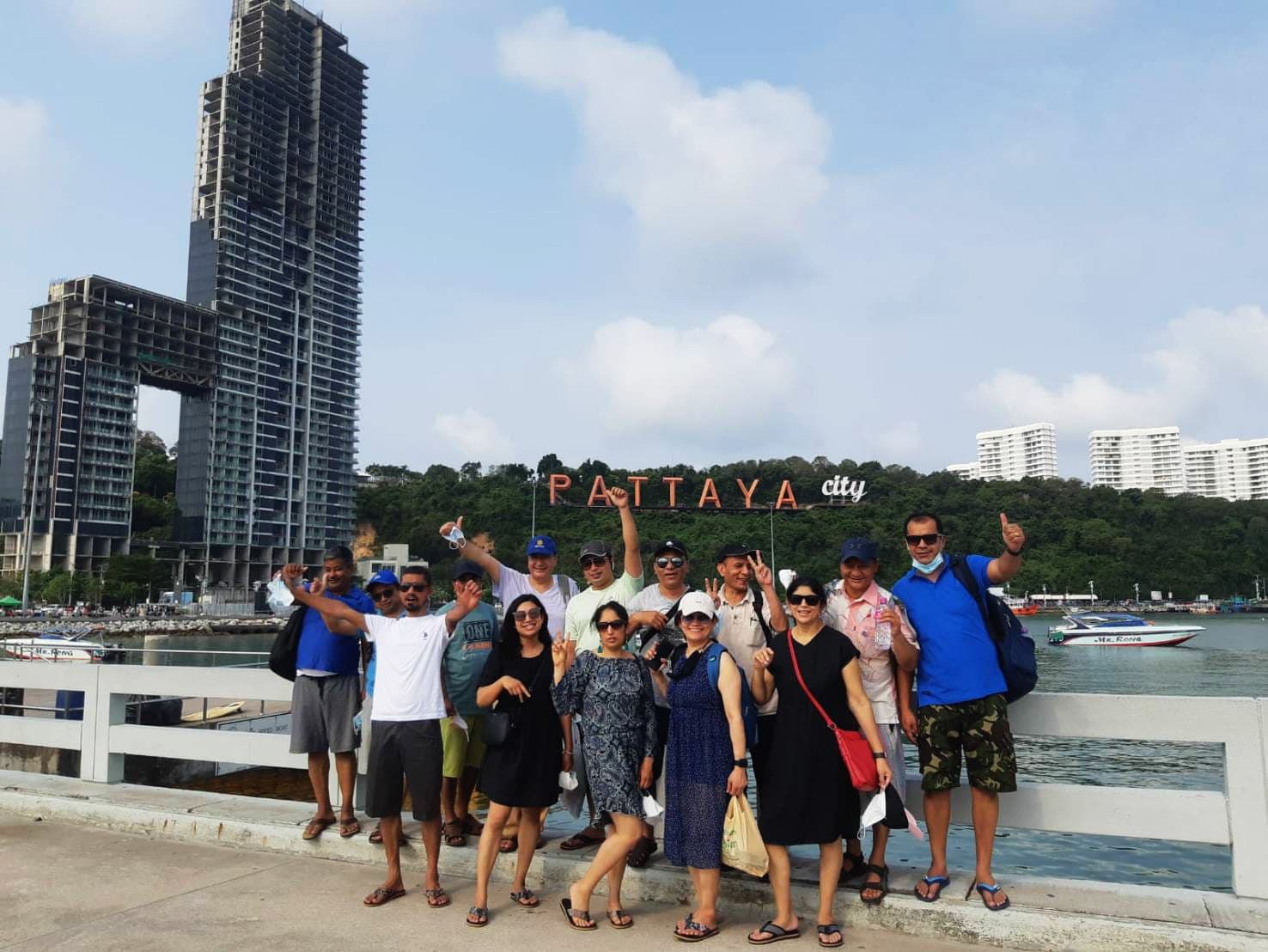 Shared roundtrip transfer from your hotel in Pattaya outskirt to our Coral Island tour