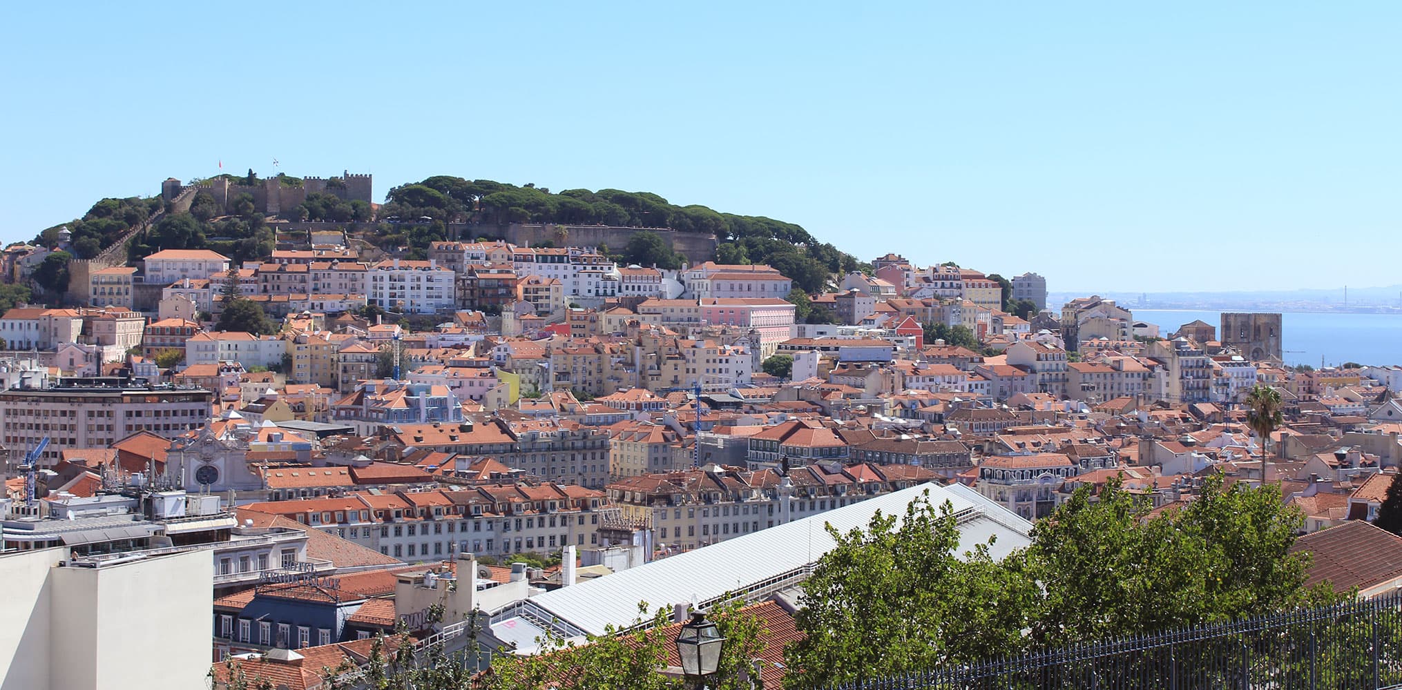 Lisbon: Private Tour of St. Jorge Castle & Graça Workers’ Villas