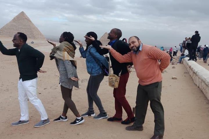 Private day to Great Pyramids,Sphinx & Egyptian Museum antique with tour guided