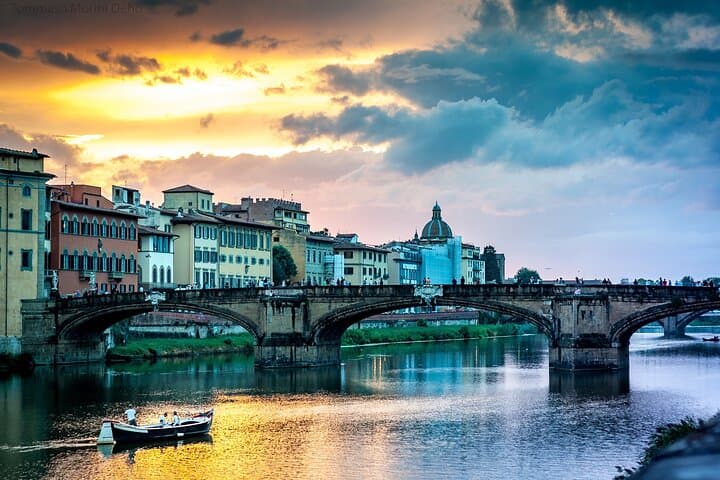 Florence sunset boat cruise with aperitivo