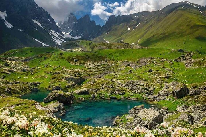 Private Full-Day Hiking Tour from Tbilisi to Juta