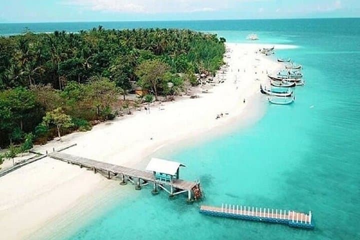 Explore Gili Labak island for Snorkeling depart from Surabaya Or Madura island