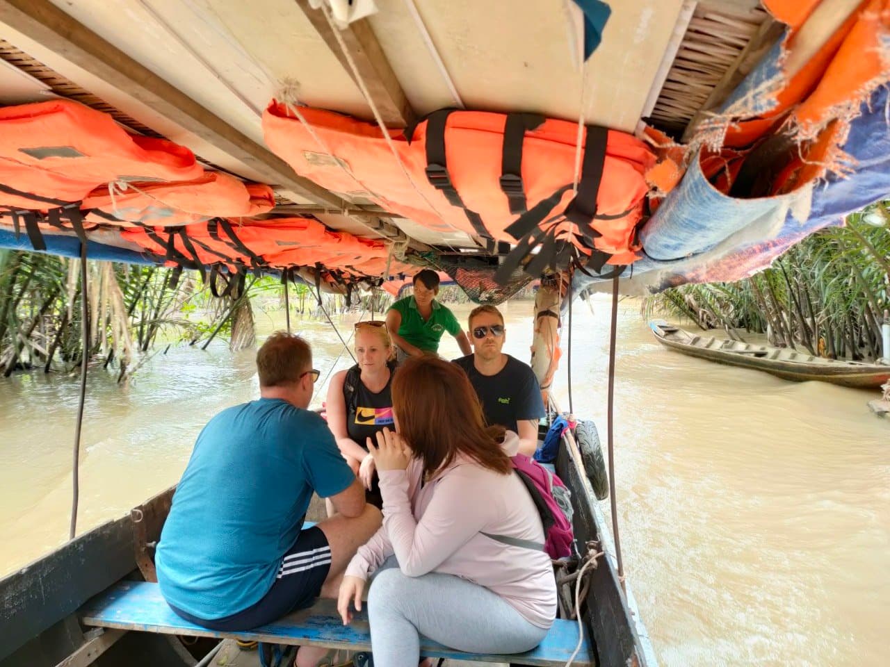 Deluxe Mekong Delta Tour to Floating Market 2 Days 1 Night Tour with Pick up 