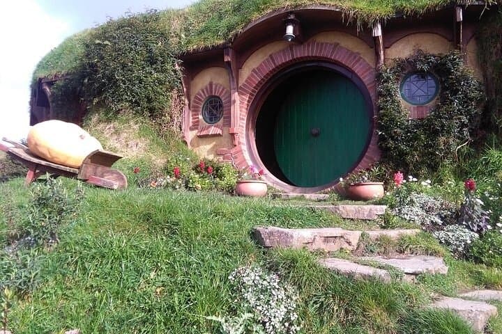 Hobbiton Movie Set Private Transfer - SUV
