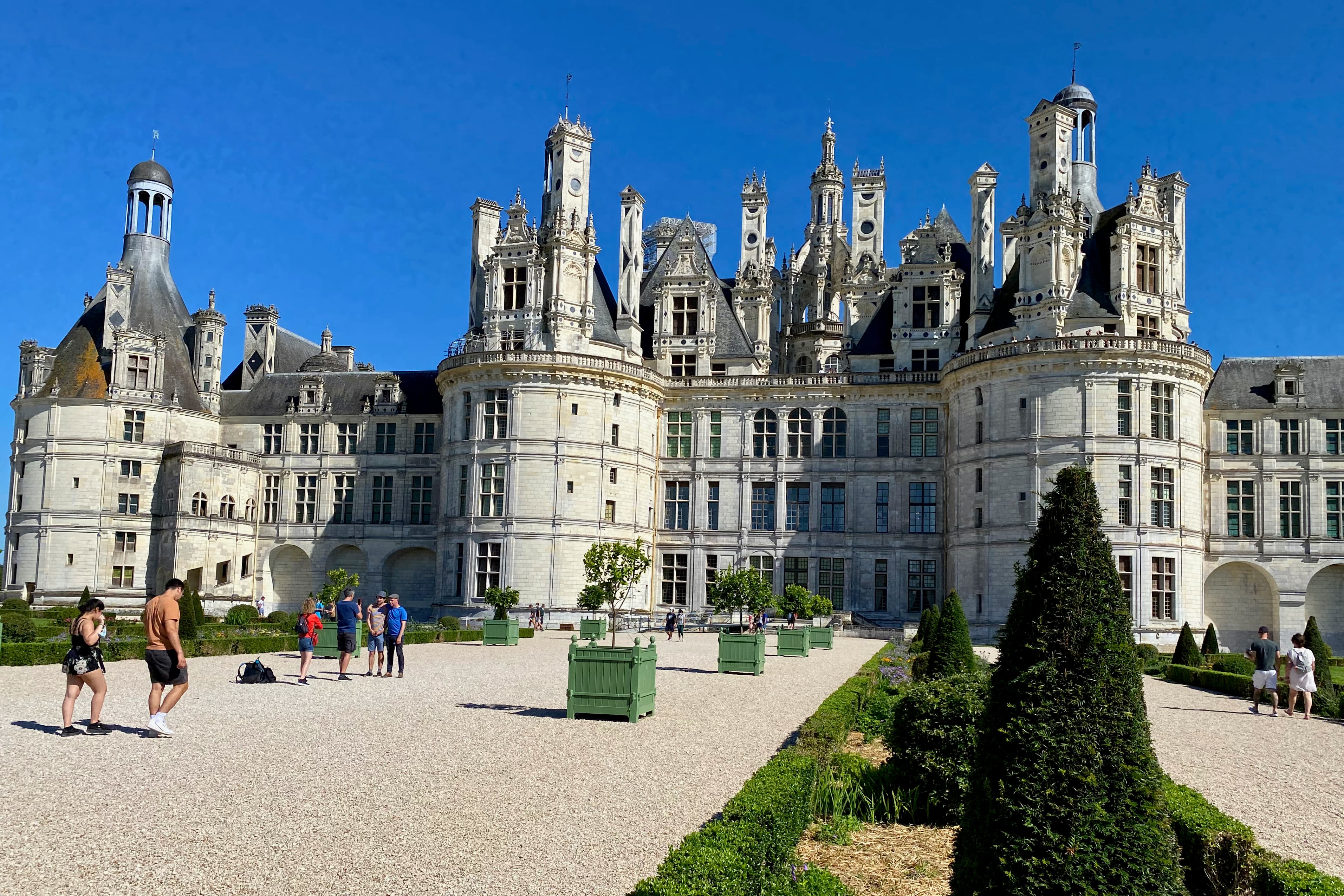 Live Guided Chenonceau, Chambord, Amboise Castles trip from Paris.