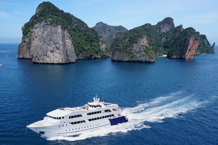 Phi Phi Islands Trip by Ferry Yacht from Phuket