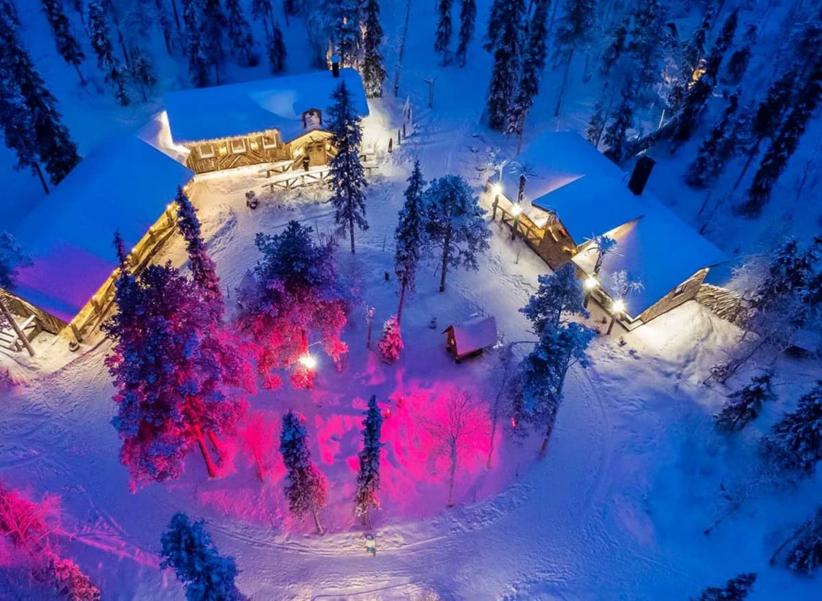 Visit the Elves Village and explore on your own (entrance tickets, no program)