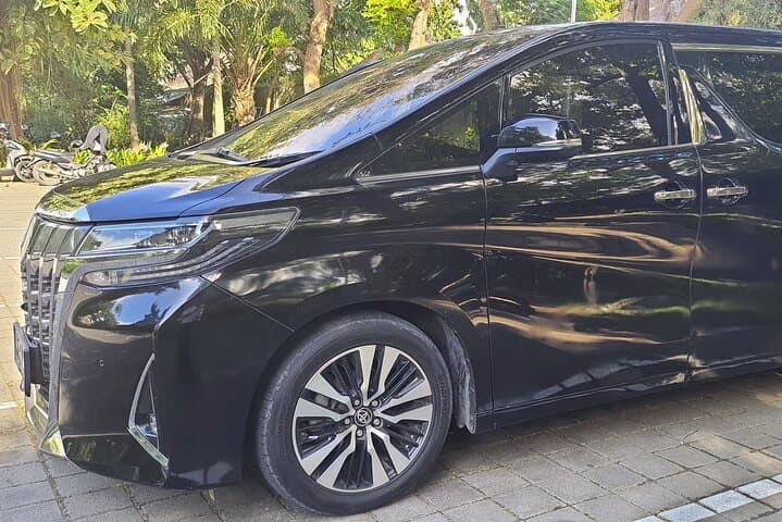 Bali Airport Transfer Check in or Check out with VIP Luxury Car