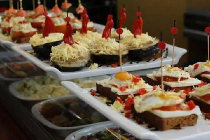 Private Tapas Tour in Barcelona with local guide