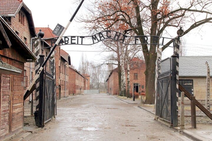 Krakow to Auschwitz-Birkenau: Private Round-Trip Experience