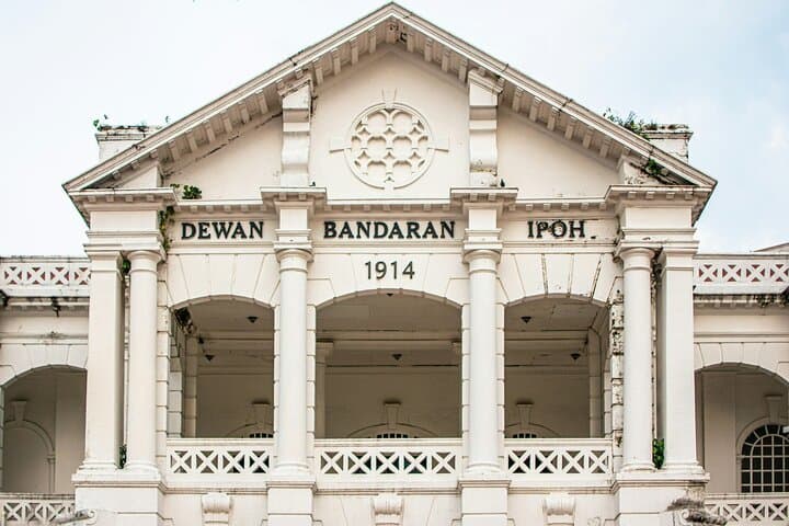 Ipoh Day Tour Cave Temples, Heritage Streets and Food Tasting