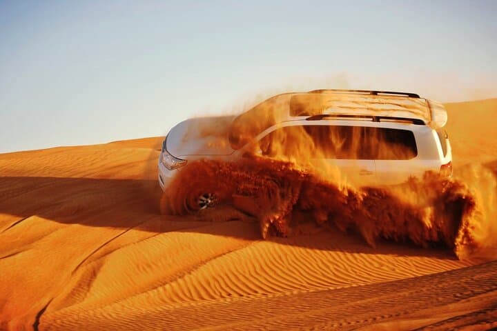 Dubai Desert Safari 4x4 Dune Bashing, Shows & BBQ Dinner
