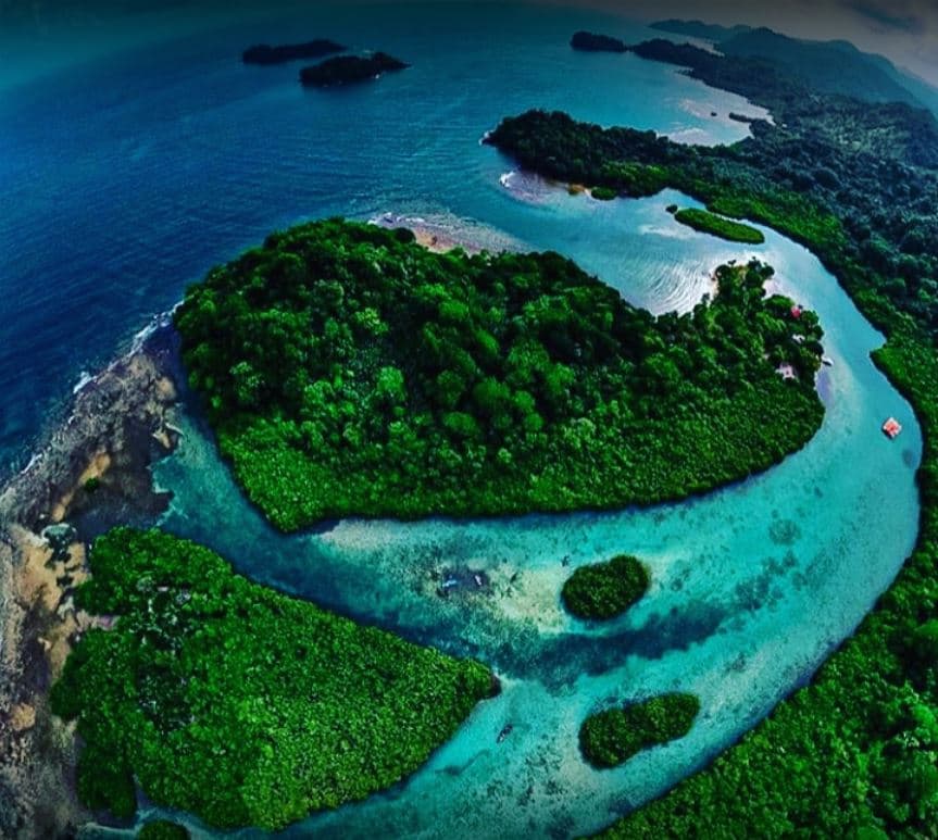 Tour Venas Azules and Playa Blanca a paradise in Colon