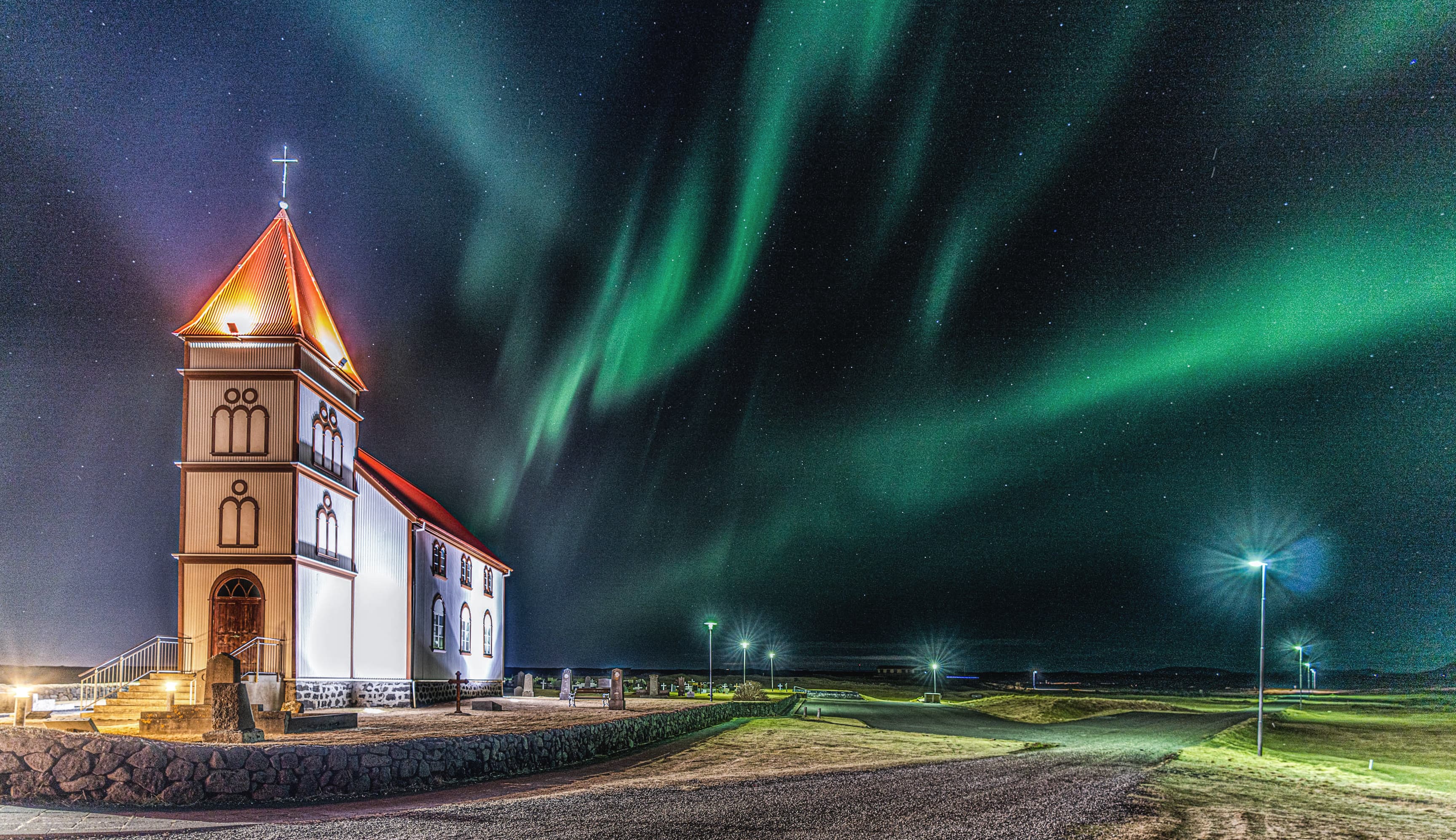 Small Group Northern Lights Tour From Reykjavik