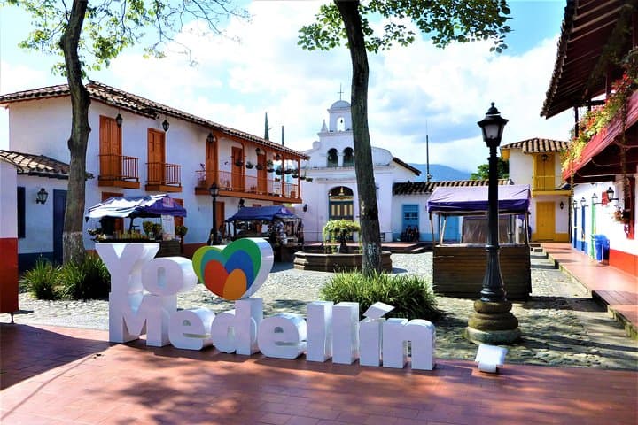 City Tour Medellín: Sumérgete en su Auténtica Tradición y Cultura