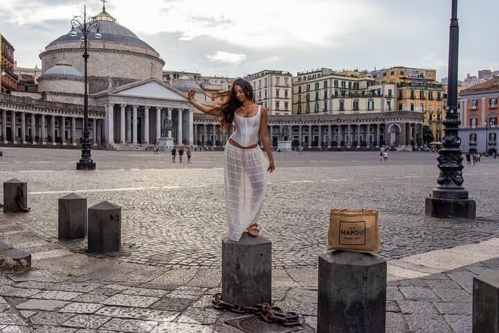 Private Photo Shoot in Naples with a Local Photographer