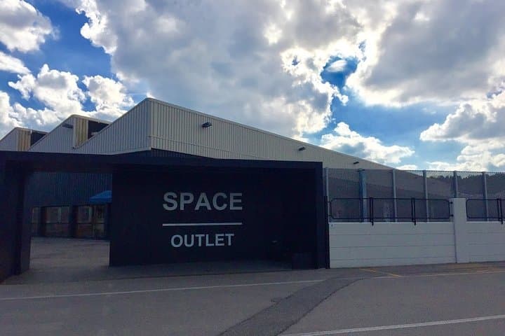 Luxury Shopping Experience: Private Chauffeur to The Mall & Prada