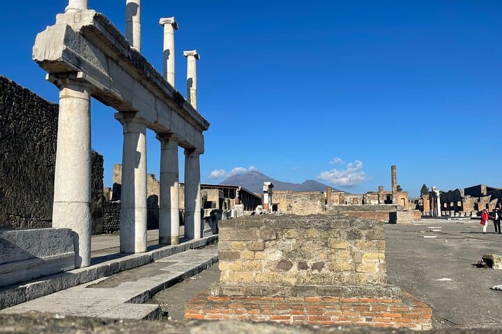 From Positano: Pompeii Guided tour with Wine tasting