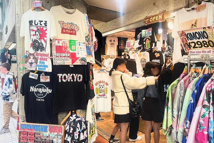 Tokyo: Harajuku "Kawaii" Pop Culture Shopping tour