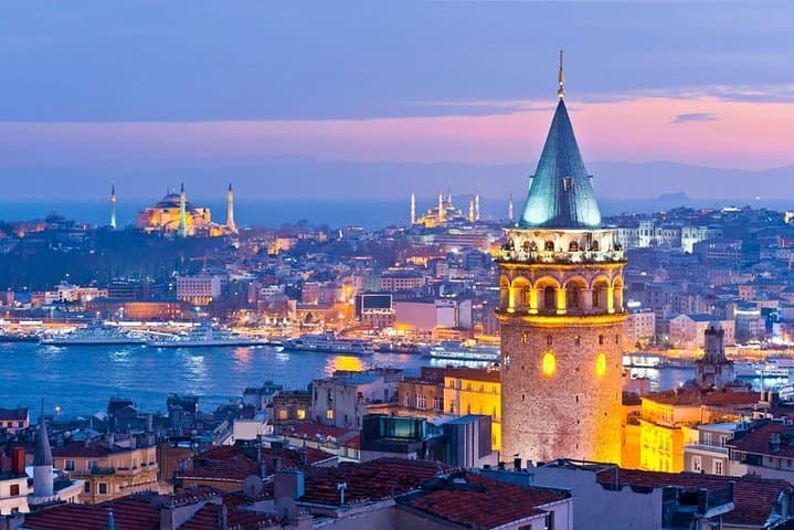 Explore Istanbul’s Old Town! 4 Days with Hotel, Tours & Transfers