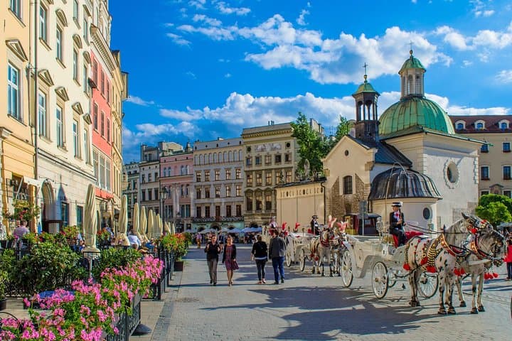 Private Transfer from Berlin to Krakow with 2 hours for sightseeing 
