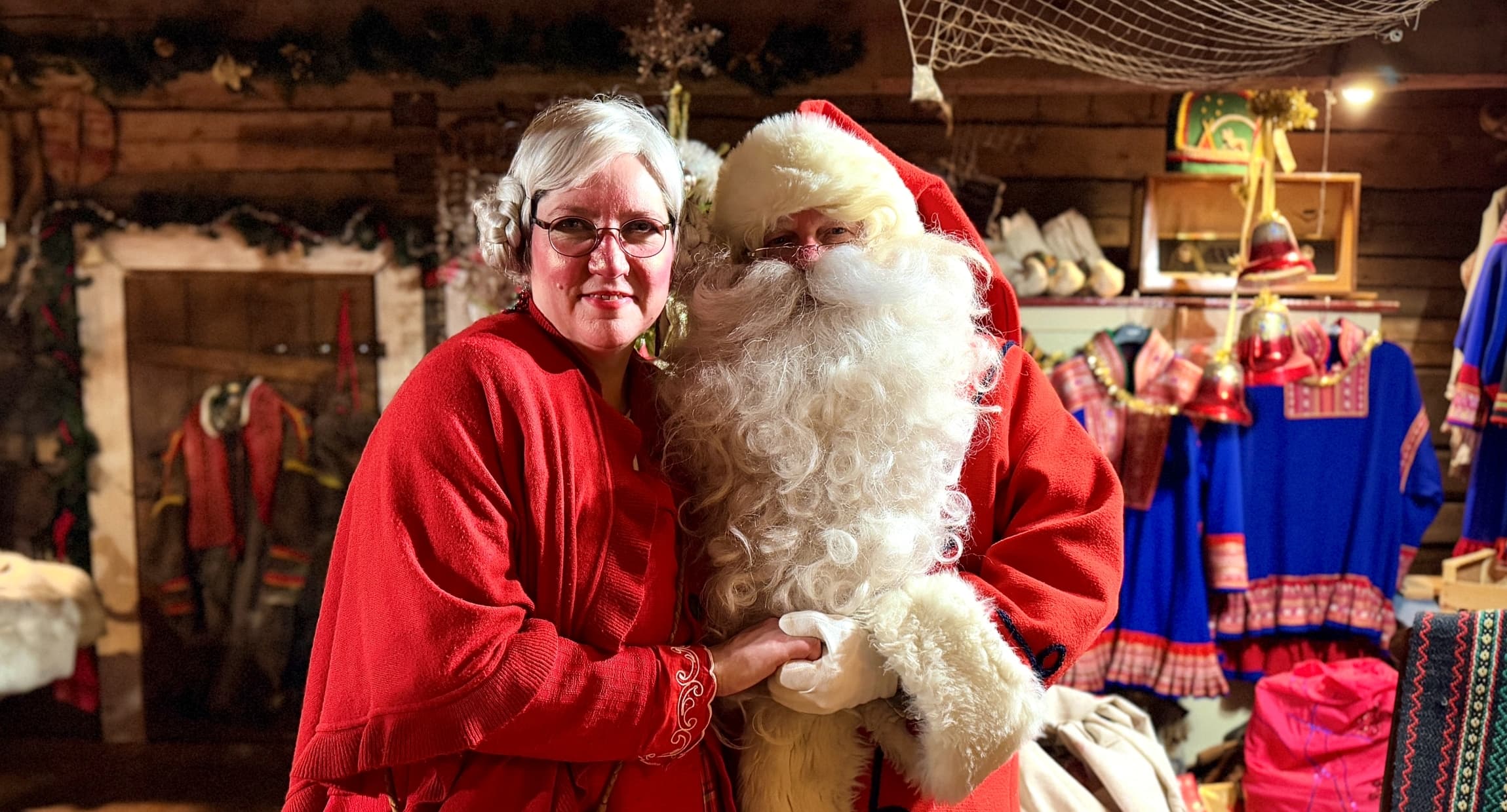 Santa Claus & Missis Claus in a secret hideaway, Levi ®