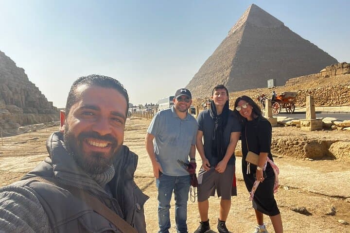 Private Giza Pyramids and Sphinx Tour with Lunch and Camel Ride