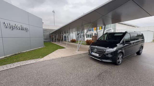 Limousine Transport Service Munich Airport 