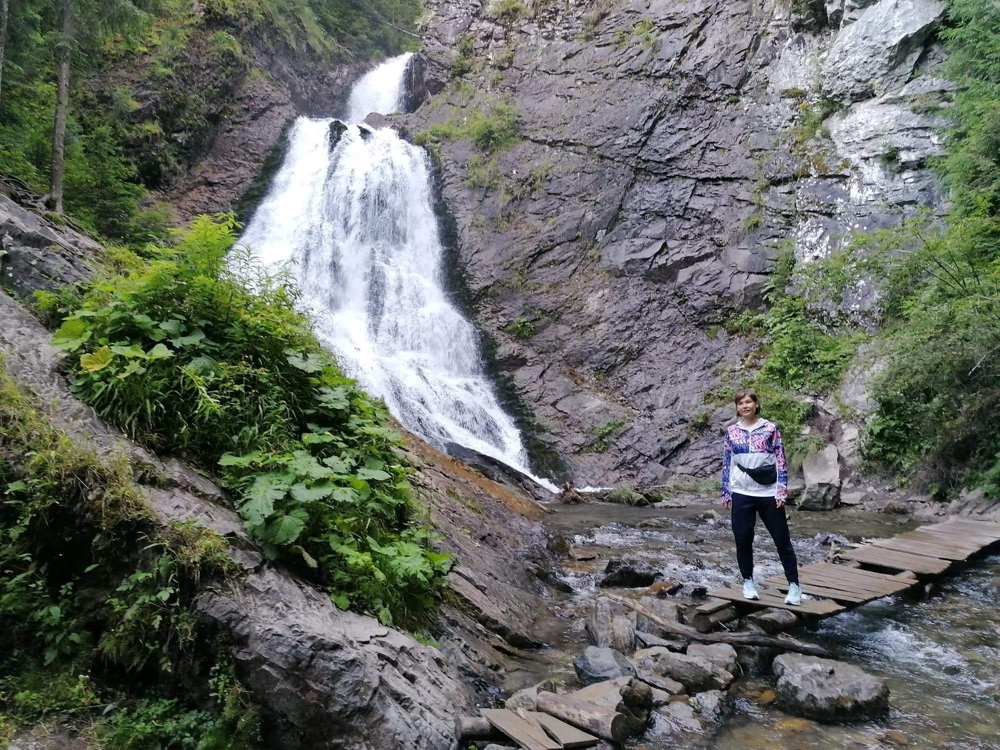 Vladeasa Peak and Bride's Waterfall Day Hike