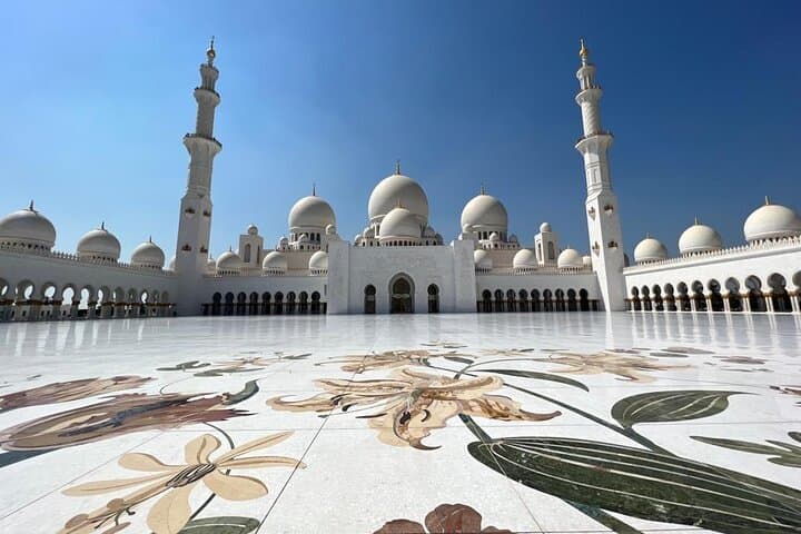 Abu Dhabi Tour Private in Multi language 