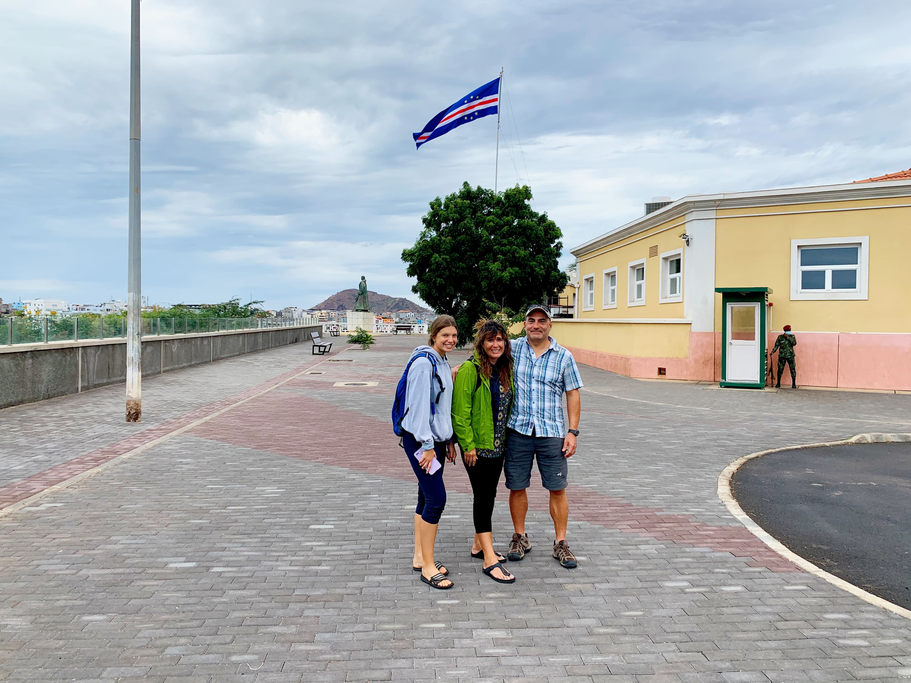 Praia: Guided Historic Walking Tour & Lunch with Locals 