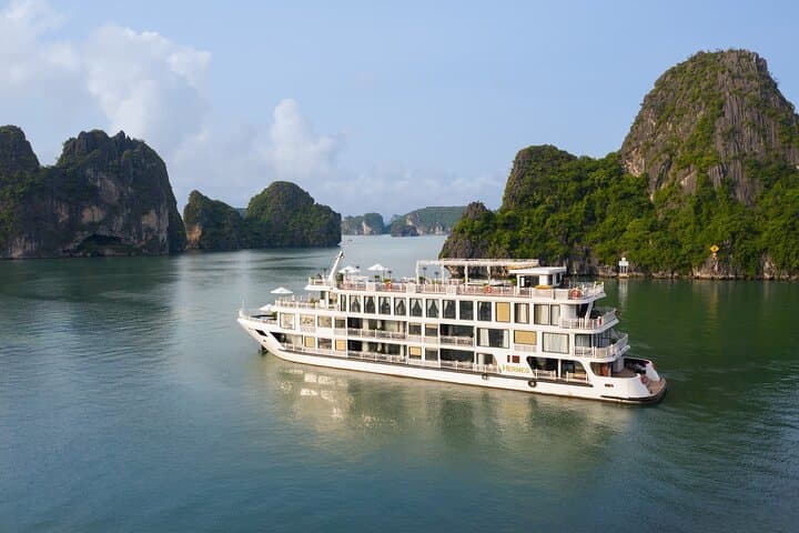 Halong Bay Elegance: 2-Day Hermes Luxury Cruise from Hanoi