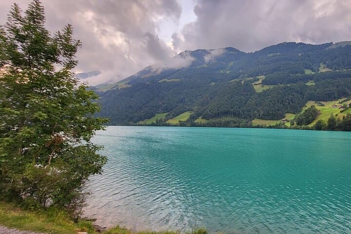 Swiss Lakes Tour Lungern, Brienz, Thun, Blausee and Oeschinen