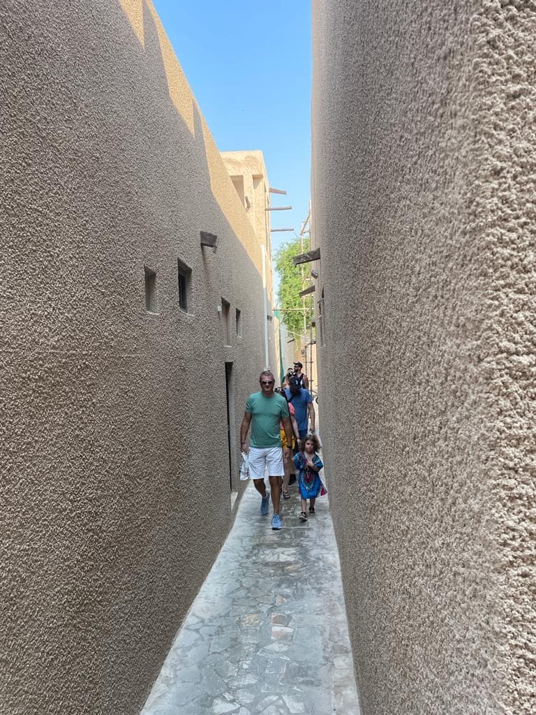 אל לב דובאי – סיור רגלי בשווקים וברחובות העתיקים