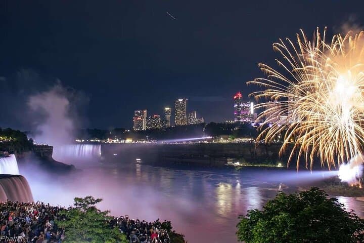  Fireworks & Falls Glow Walking Tour Canada + Skylon Tower 
