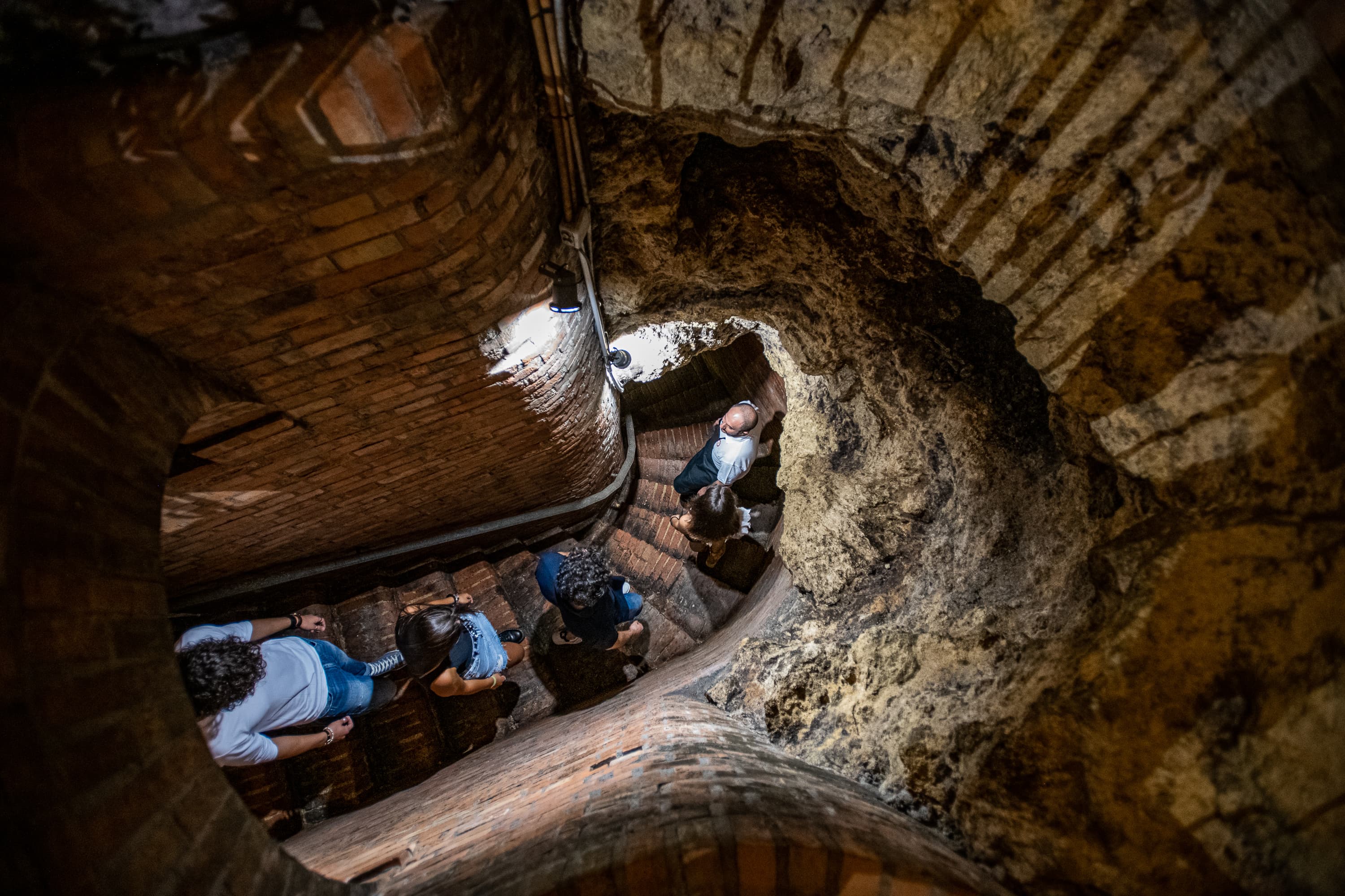 Tasting tour at the historic cellars of Montepulciano