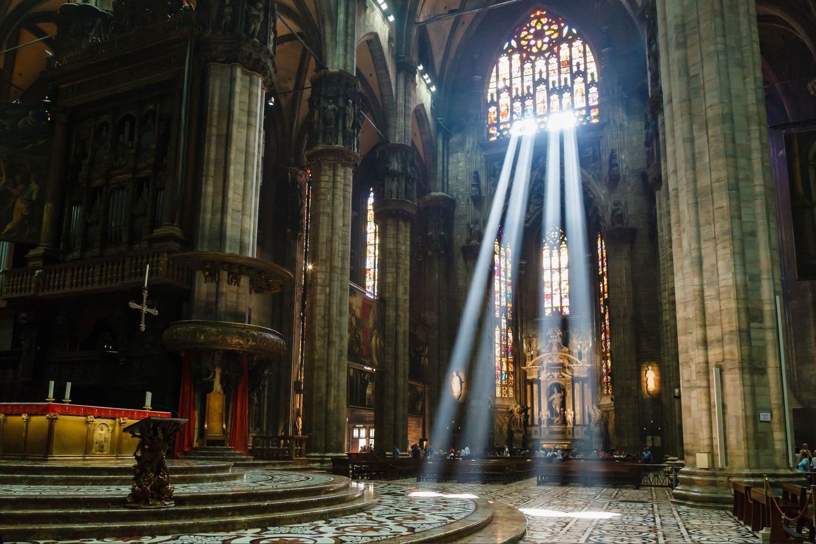 Magic Duomo In-App Audio Tour Without a Ticket: Old Tales and New Stories