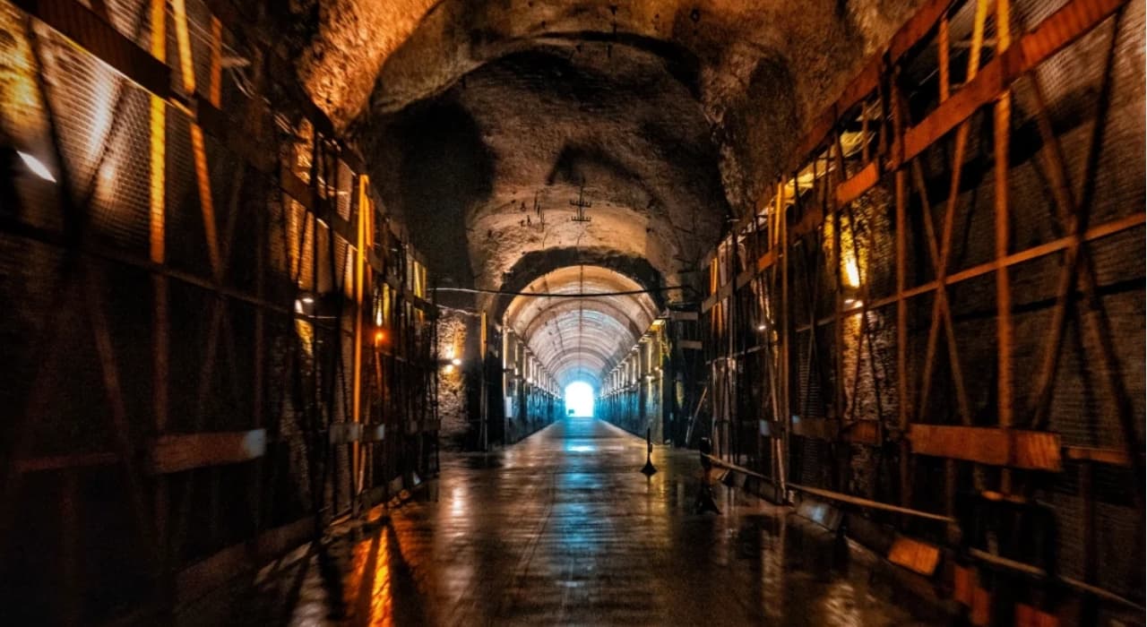 Chongqing 816 Nuclear Plant & Wuling Mountain Canyon Adventure