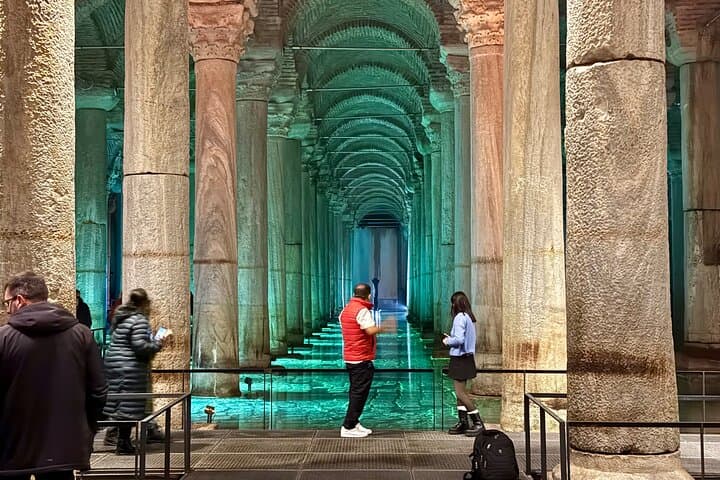 Istanbul Old City: Basilica Cistern - Blue Mosque - Grand Bazaar