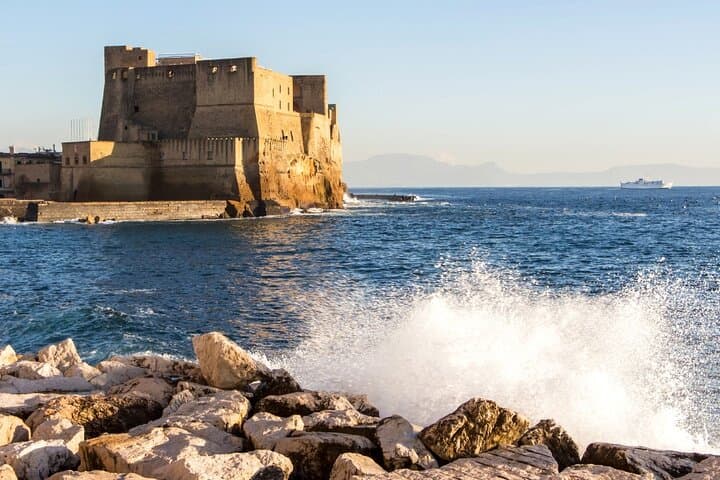 Pompeii and Naples Day Tour with Authentic Pizza Lunch