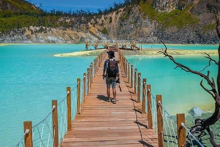 Full-Day Tour to Bandung White Crater,Lake and Tea Plantation