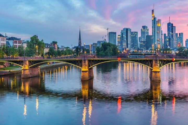 Frankfurt Scavenger Hunt and Highlights Self Guided Audio Tour