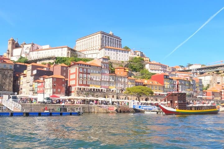 From Lisbon: Private Transfer to Porto with up to 3 stops