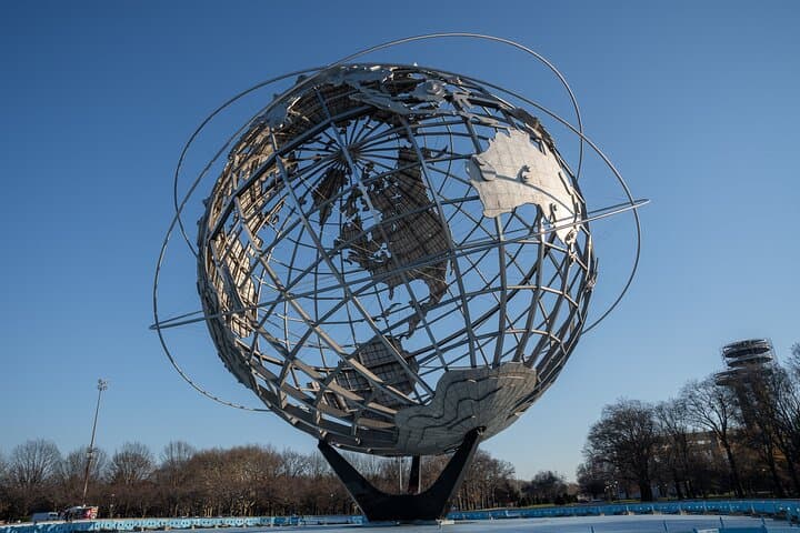 New York Contrasts: Manhattan, The Bronx, Queens & Brooklyn