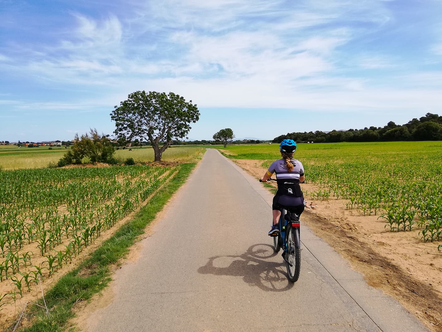 E-Bike Tour Medieval Villages + winery visit & brunch