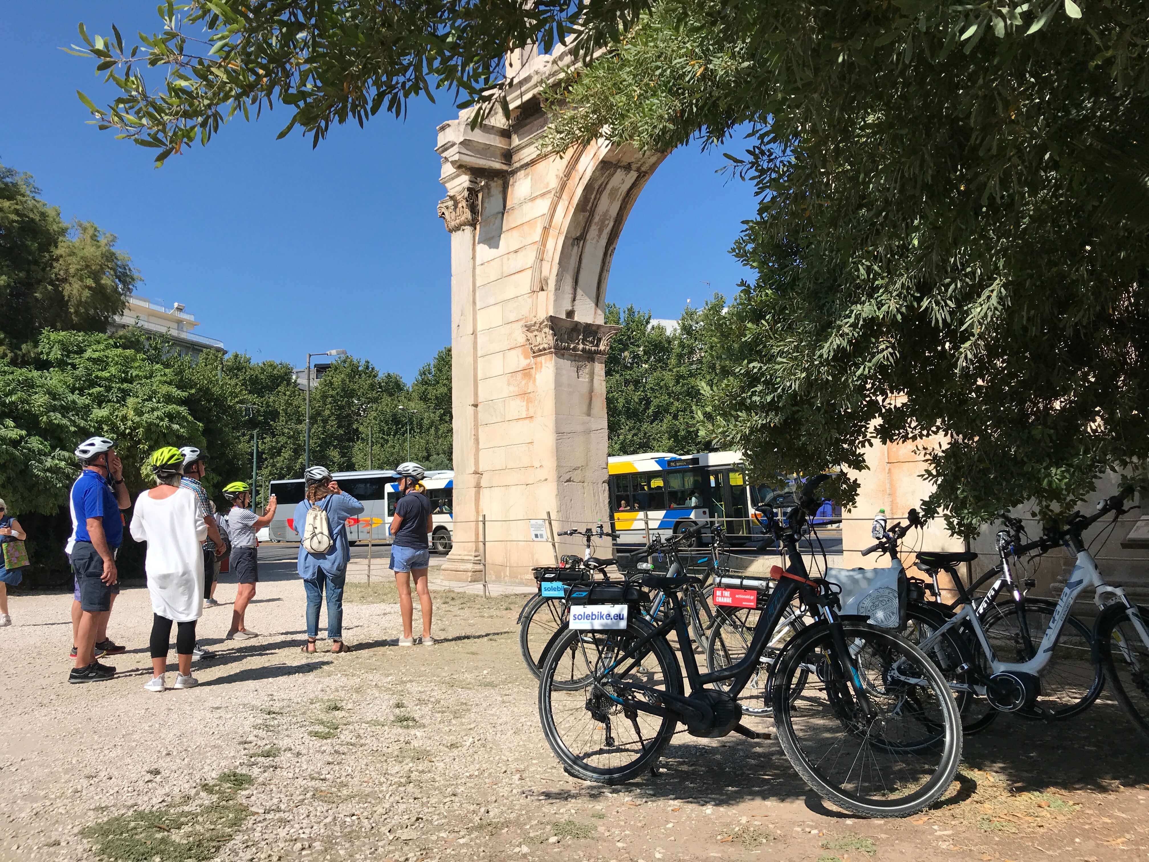 Private Old and New Athens E-bike tour with Food Tasting