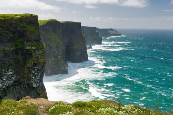 Cliffs of Moher, Burren, Bunratty private chauffeur tour  6 people 