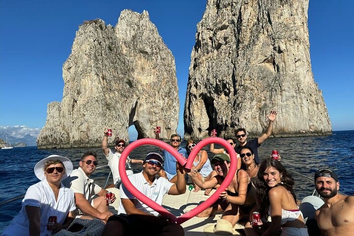 Shared 4 Hours Afternoon Capri Boat Tour: Blue Grotto & Swim 