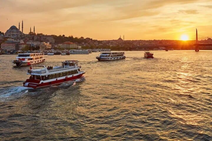 Istanbul: Bosphorus And Golden Horn Morning or Sunset Cruise